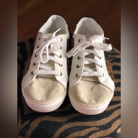 Marley Lilly Women’s size 10 canvas shoe - Picture 2 of 7